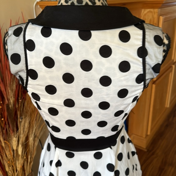 Hearts & Roses Retro Clothing - Picture 4 of 9